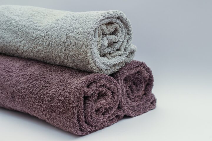 Everything is included a roll of three towels