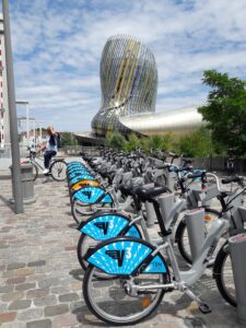 Exploring Bordeaux on Two Wheels: Unveiling the V3 Vélo Experience