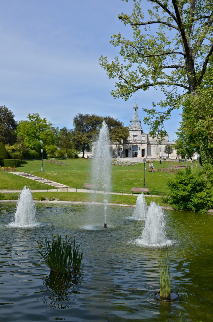 Visit Cognac Jardins du Hotel de Ville